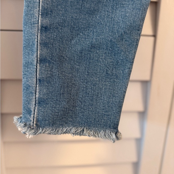 Levi’s Women’s Mom Jean with Raw Hem Size 24 - Picture 9 of 13